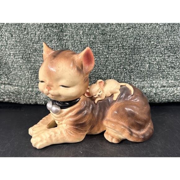 Josef Originals Tabby Alley Cat With Sleeping Mouse Figurine c1960 - Picture 1 of 8